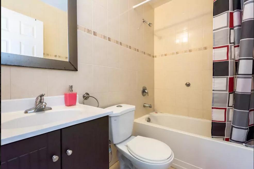 Lili Garden Торонто Экстерьер фото